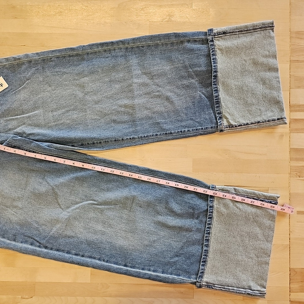 Madden Girl Juniors' High-Rise Slouchy Wide-Leg Cuffed Jeans - Medium Wash - 5