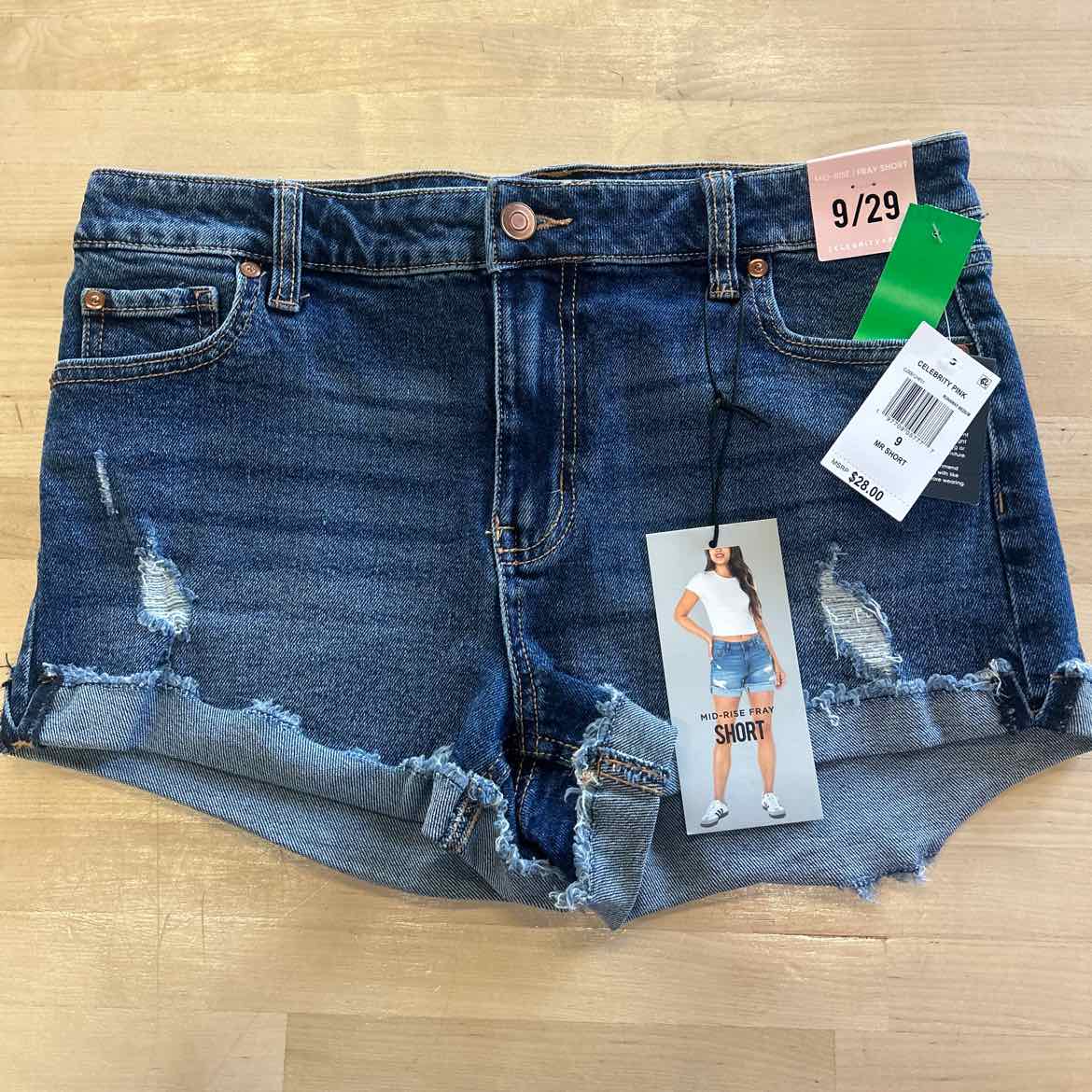 Juniors Celebrity Pink 3in. Mid Rise Fray Roll Cuff Hem Shorts - 9