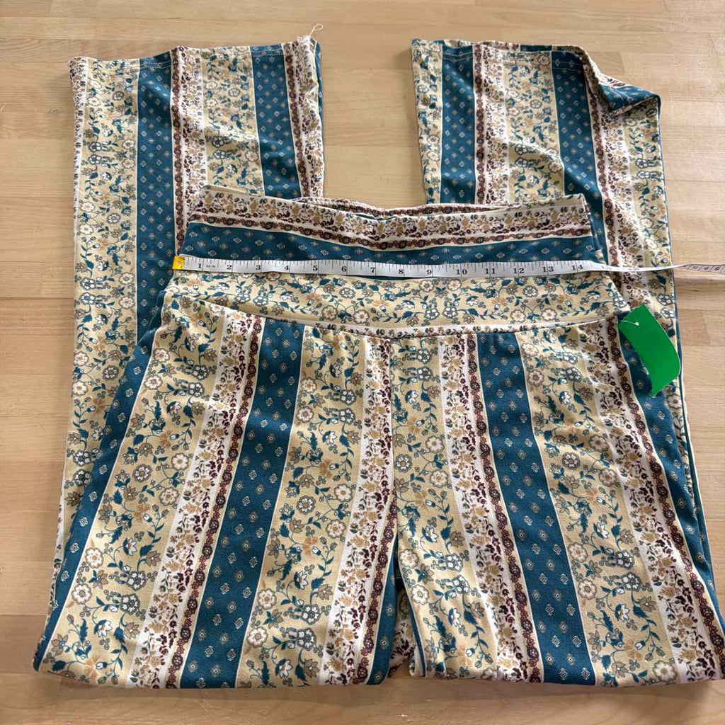 Shosho Size XL Tan & green Preloved Lounge