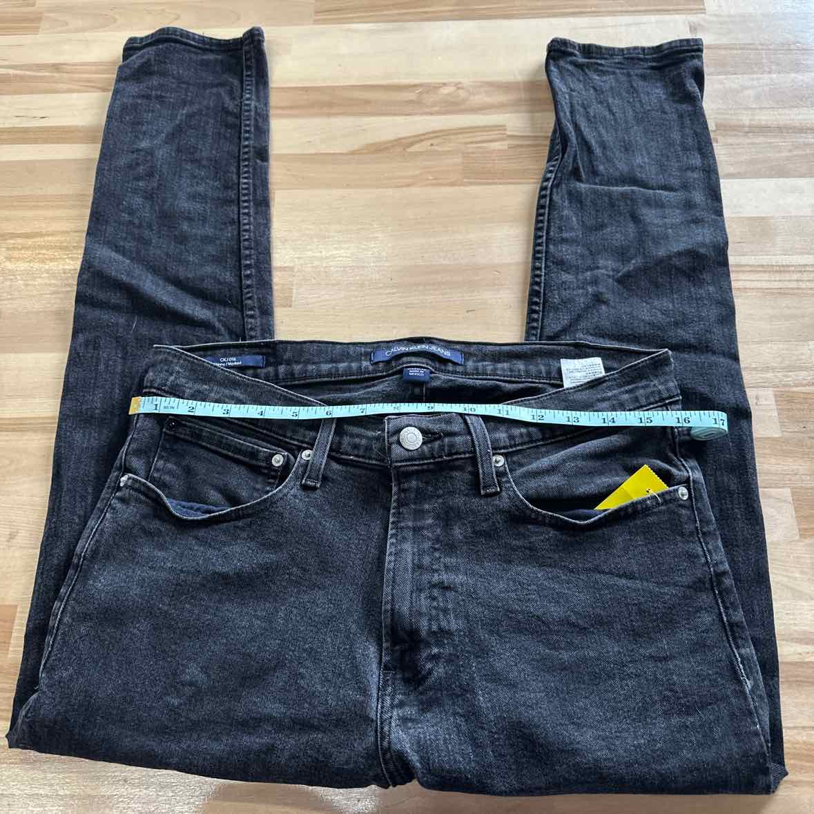 Calvin Klein Size 32x30 Black MENS Jeans