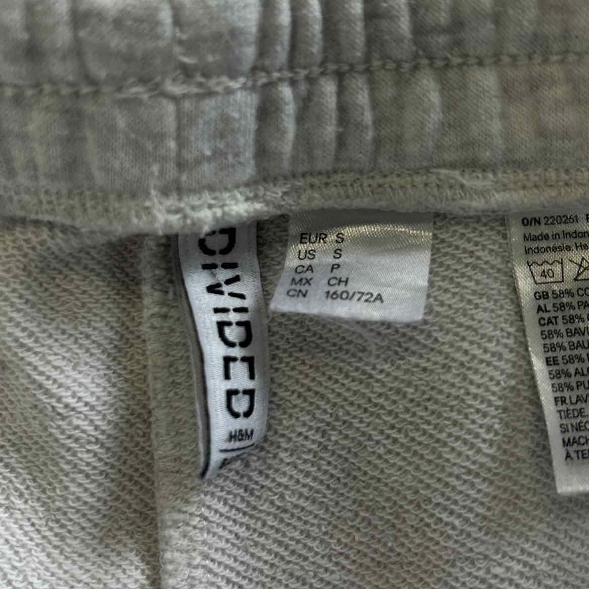 Divided Size S Gray Preloved Sweatpants