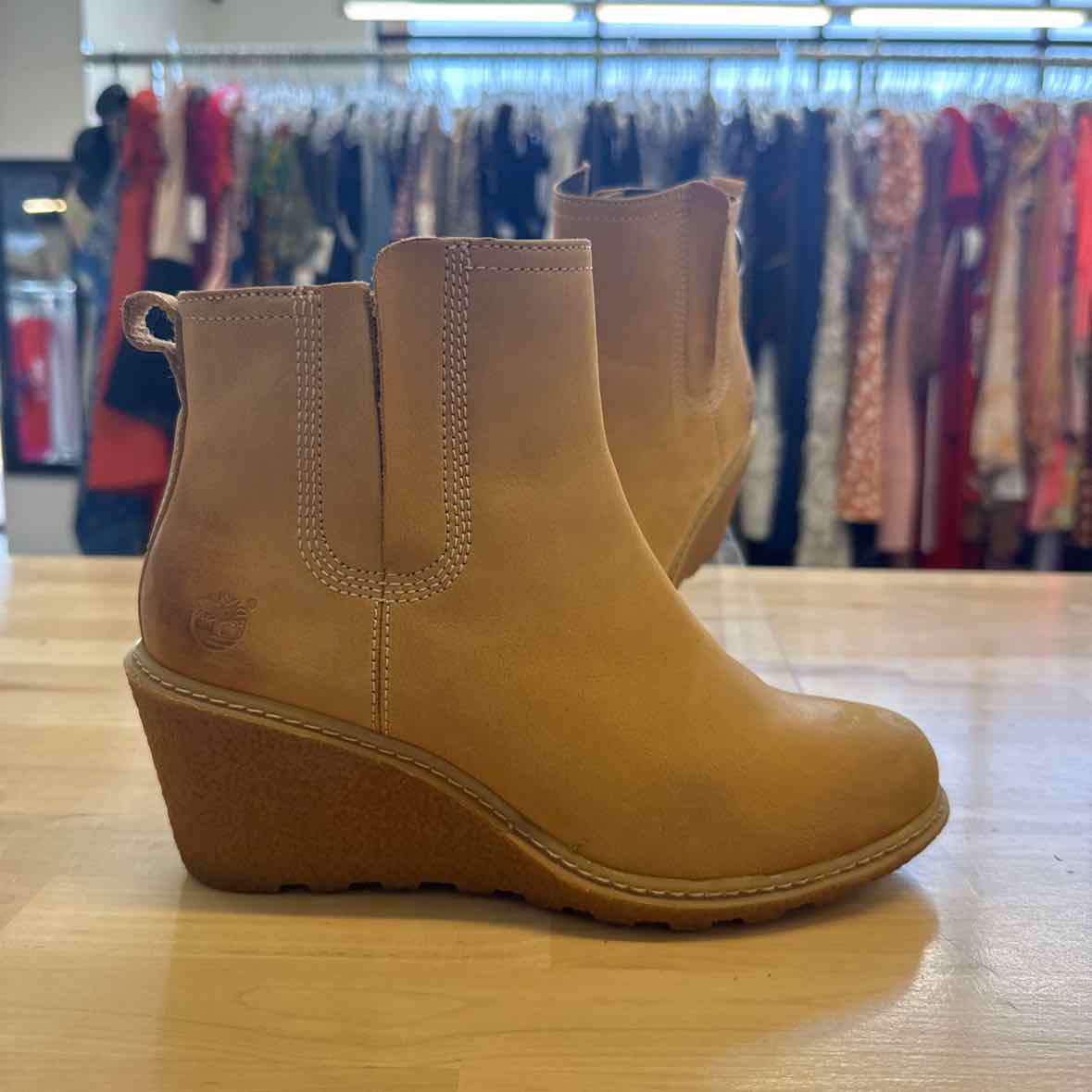 Timberland Shoe Size 6.5 Tan Boots