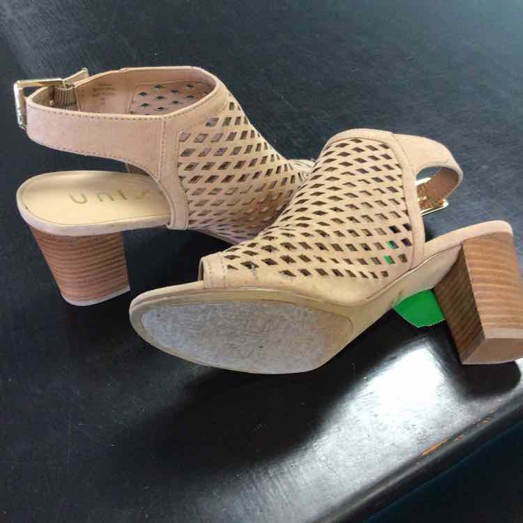 Unisa Shoe Size 8 Tan Sandals
