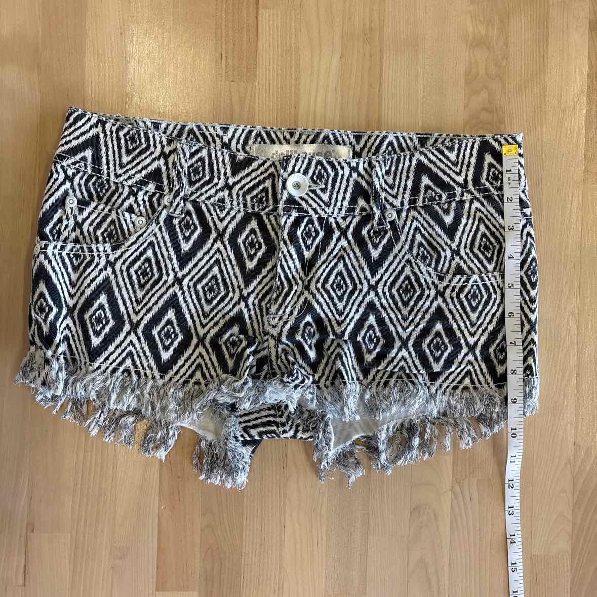 dollhouse Size 7 Black/White Shorts