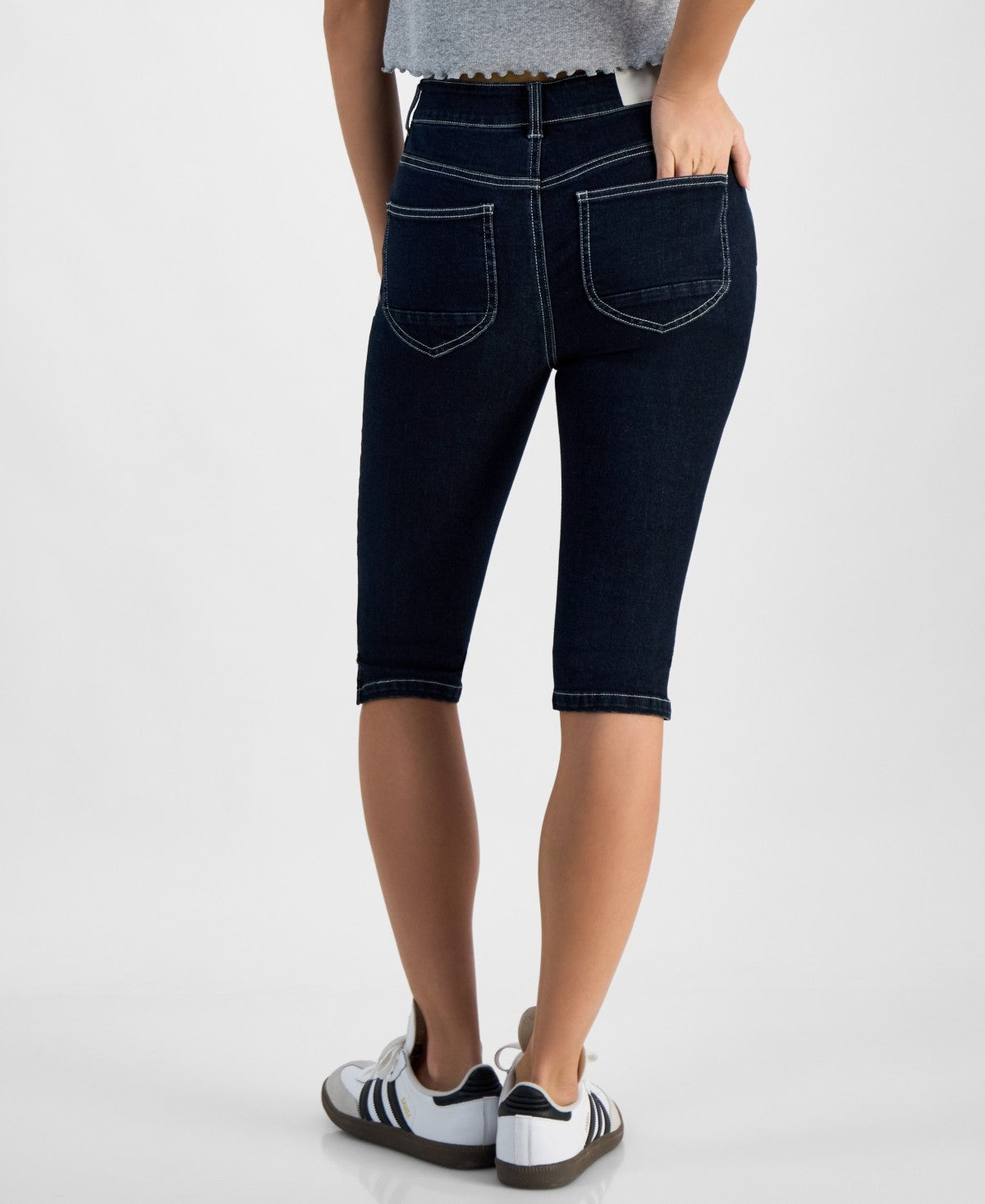 Dollhouse Juniors' Seam Front High-Rise Capri Jeans - Pure Black