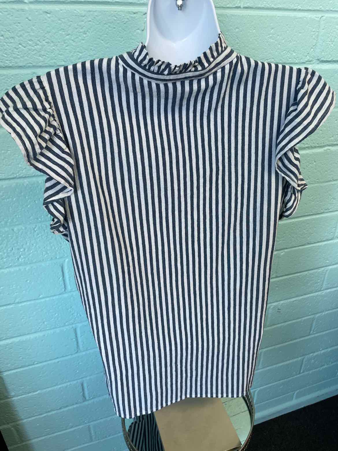 Morgan Taylor Size L White and Blue Blouse