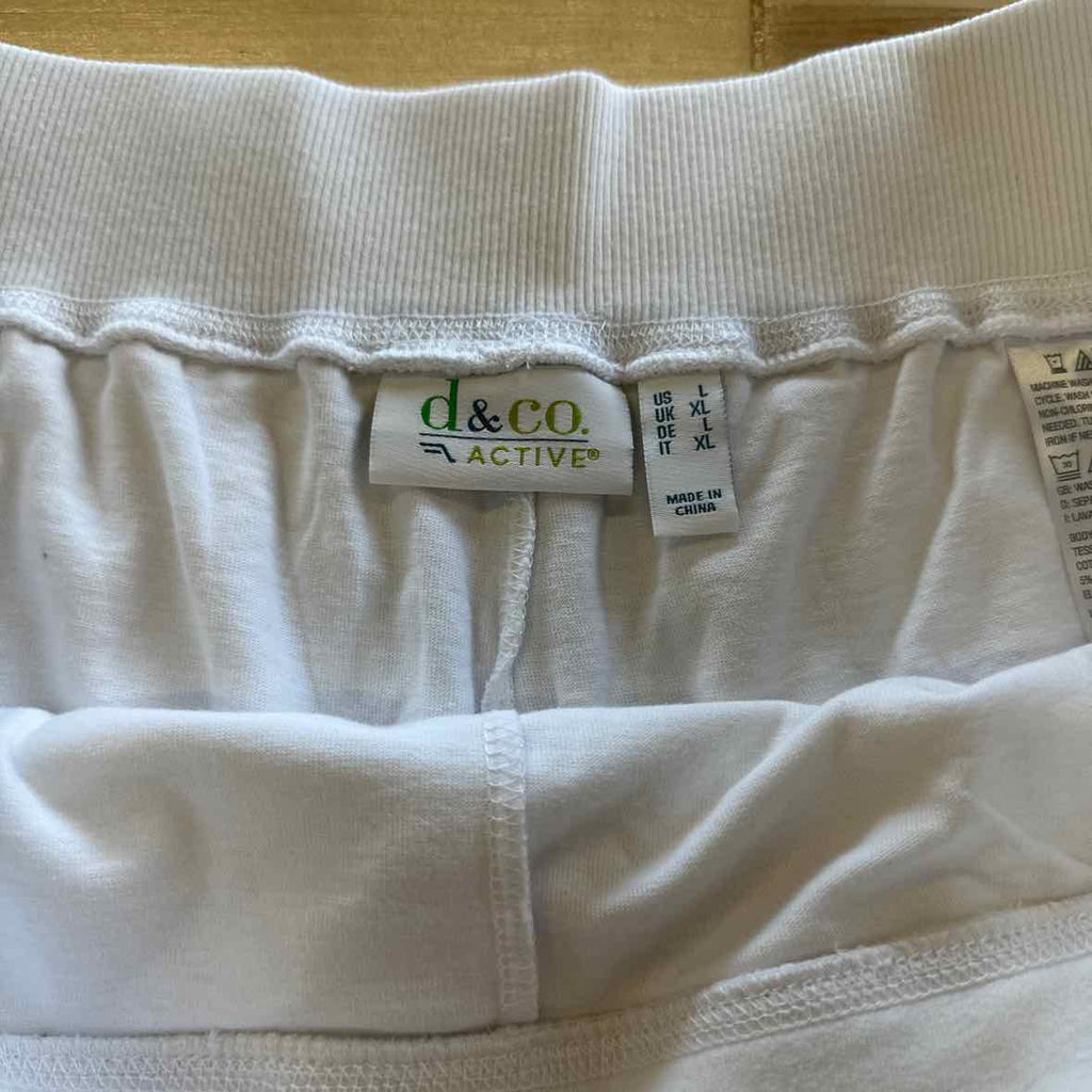D&Co Size L White Skorts