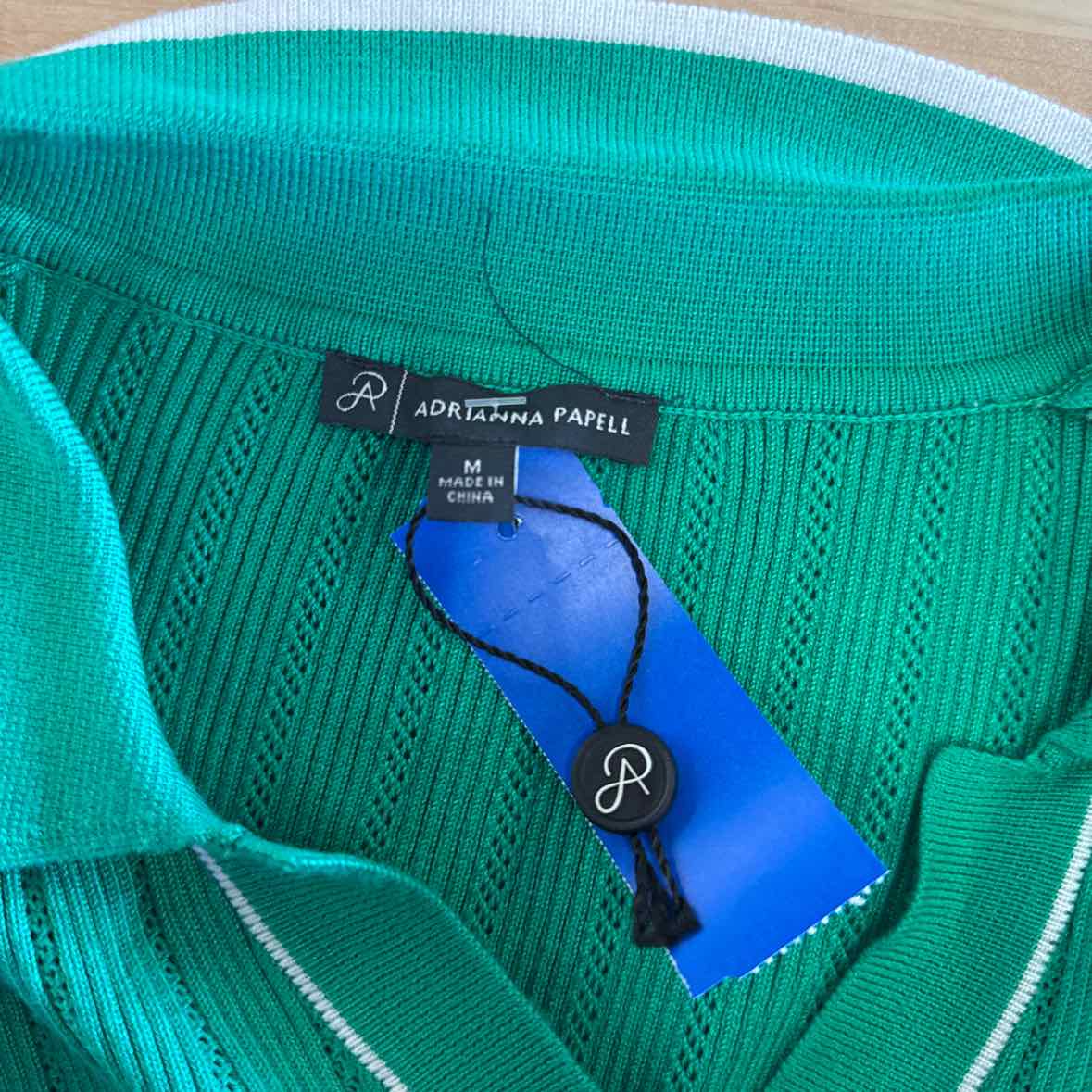 Adrianna Papell Size M Green Shirt