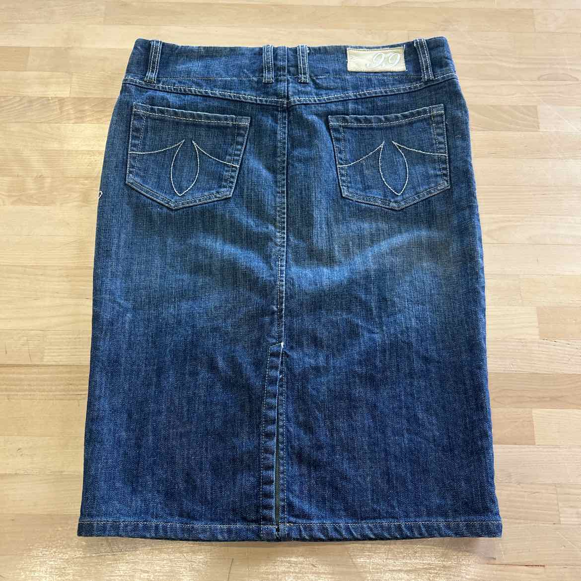 Level 99 Size 27 Denim Preloved Skirt