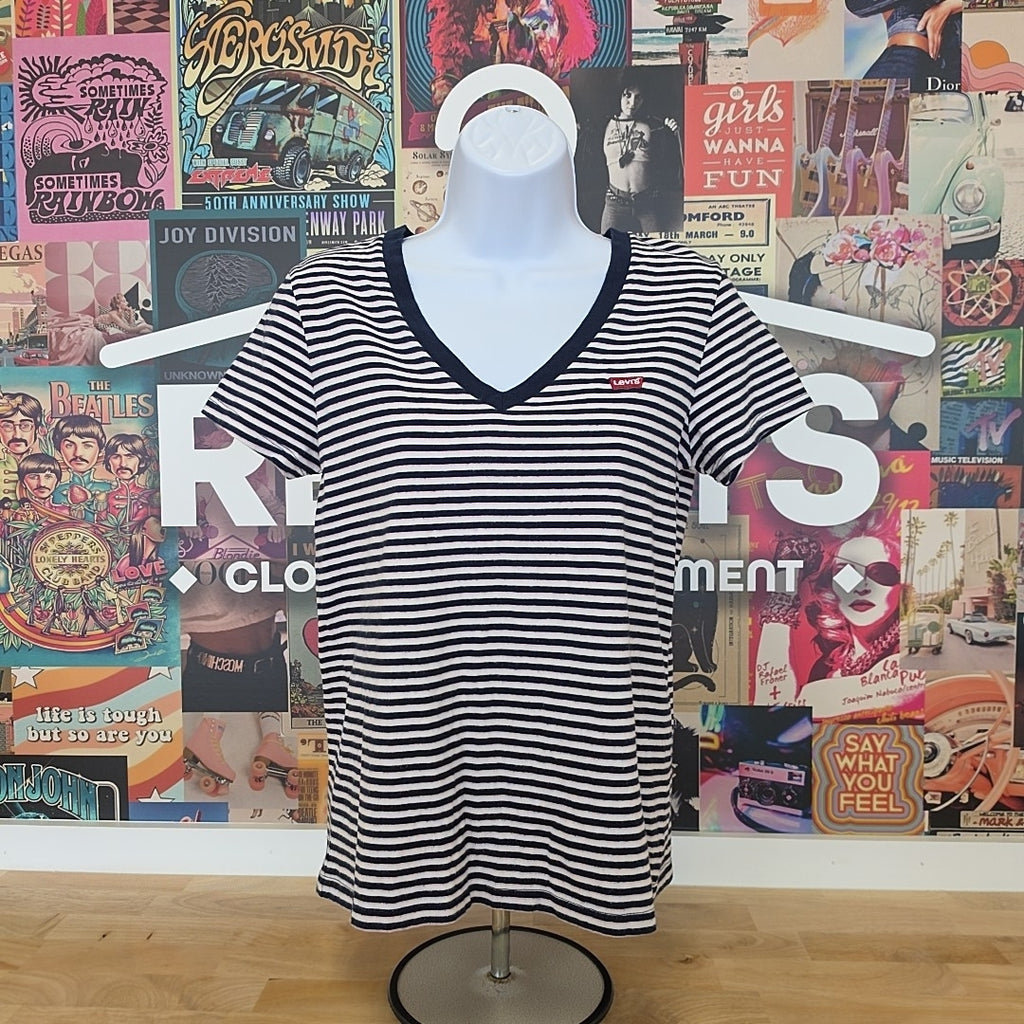 Levi's Size XS Perfect Cotton V-Neck Short-Sleeve T-Shirt