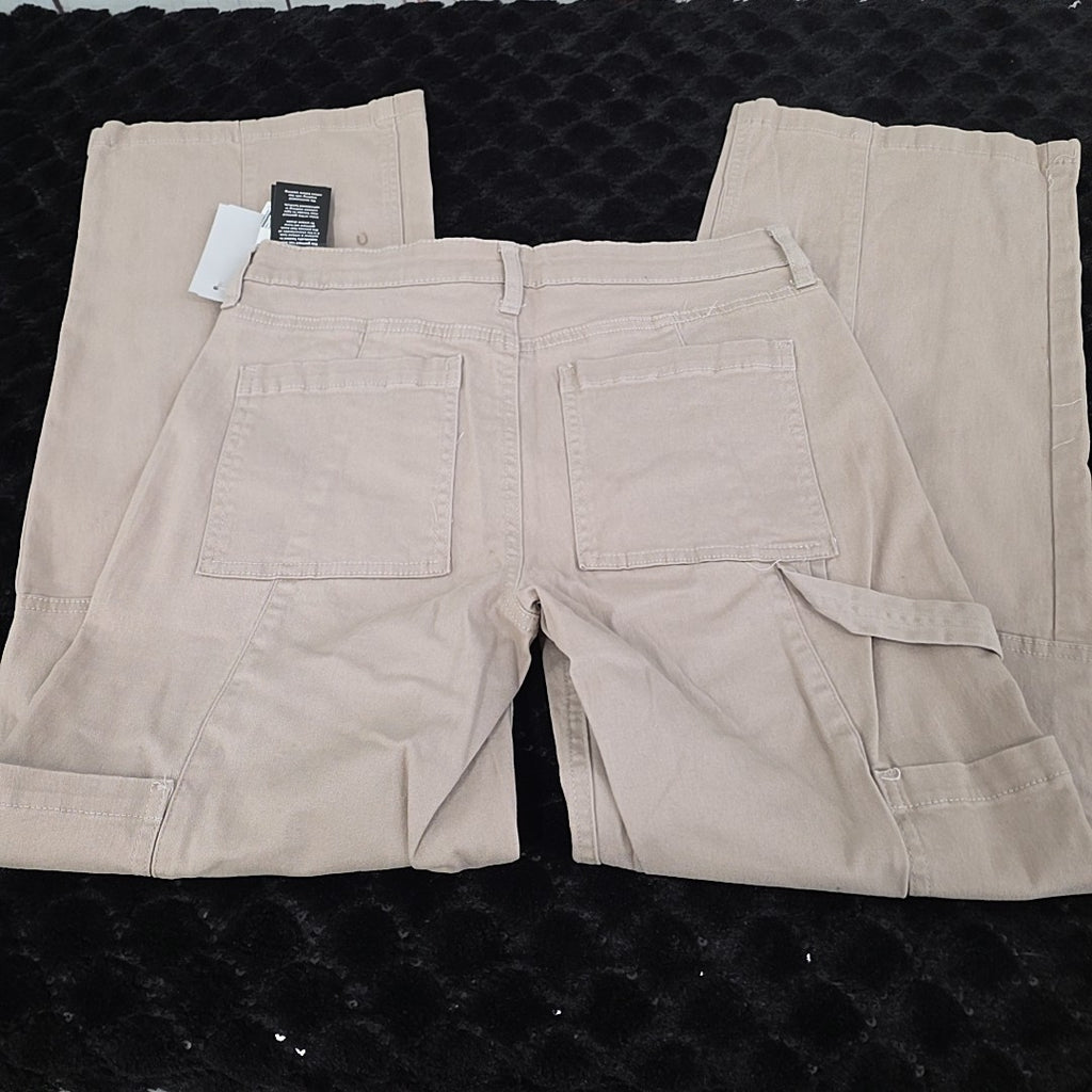 GirlIsh Size 7 / 28 Mid Rise Wide Leg Beige Khaki Cargo Pants NWT