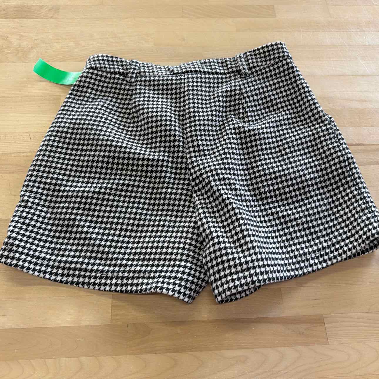 Hyfve Women Size M BLACK & WHITE Preloved Shorts