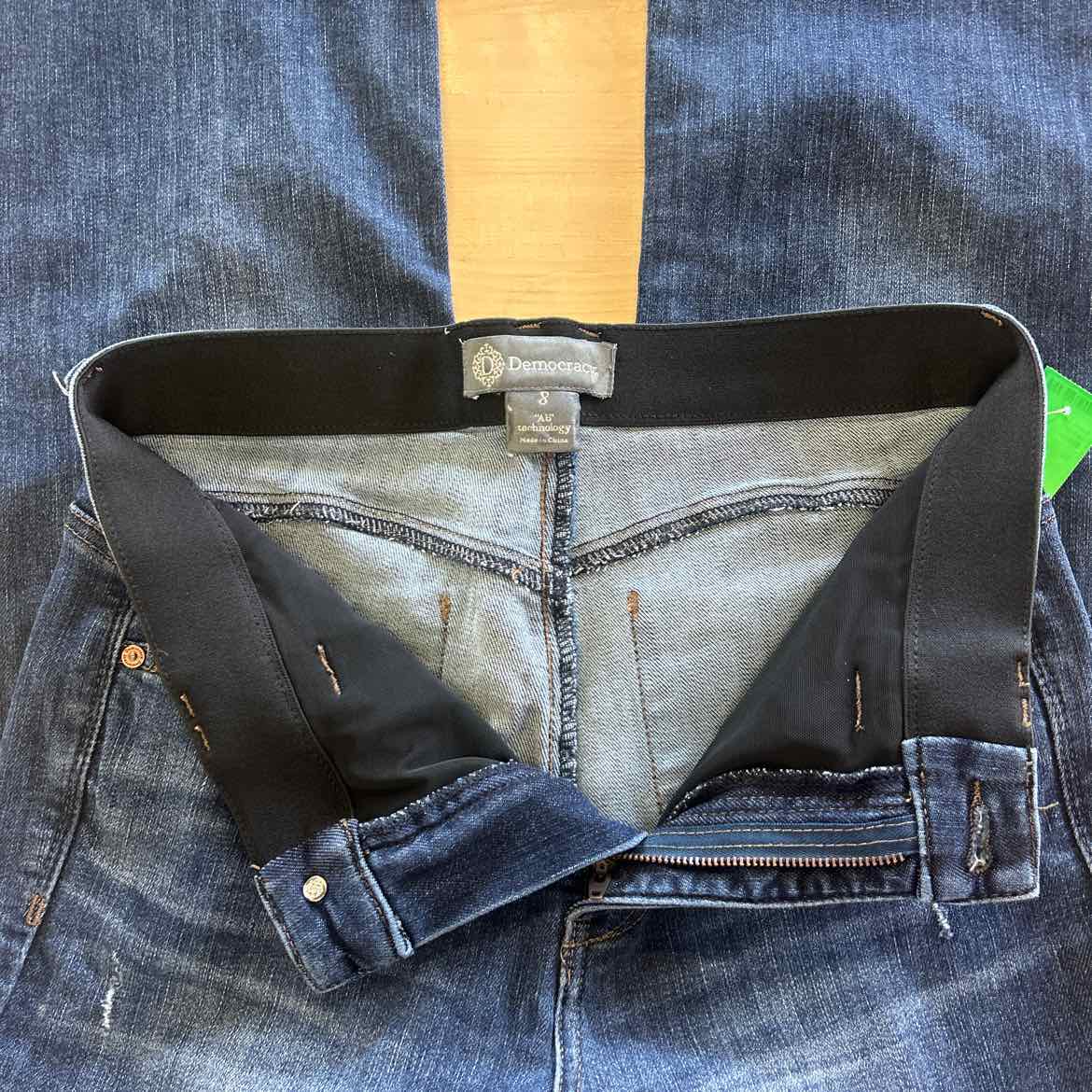 Democracy Size 8 Denim Preloved Jeans