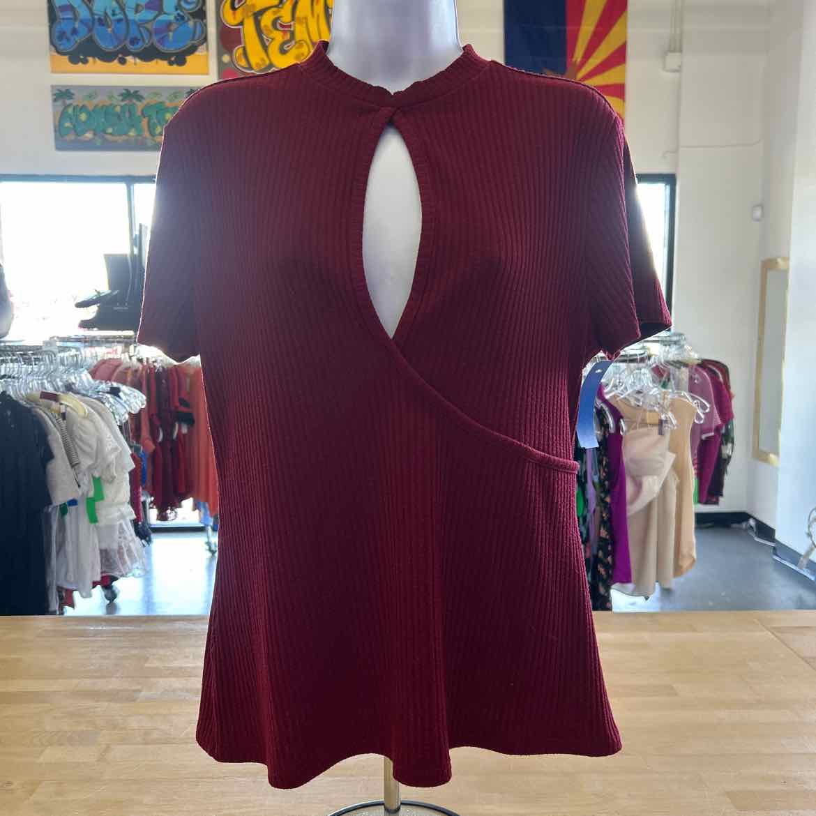 BelleSky Size L Red Preloved T-Shirt SS