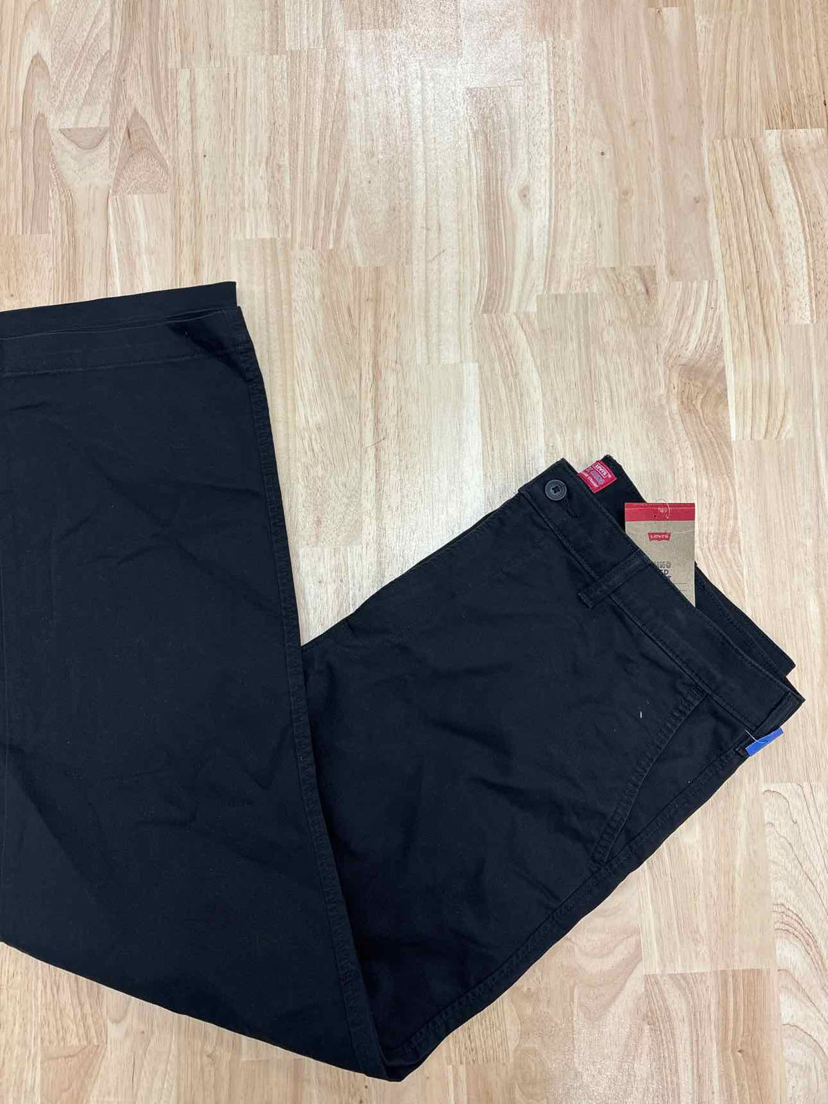 Levi's Size 38x32 Black MENS Pants