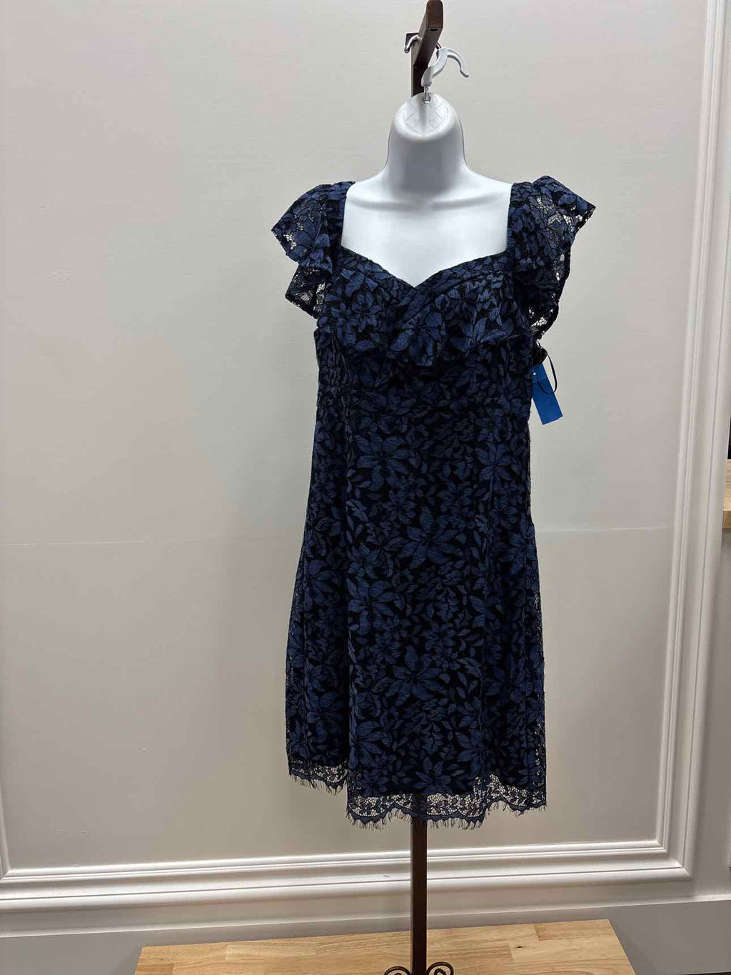 Trina Turk Size 8 Blue Lace New Dress