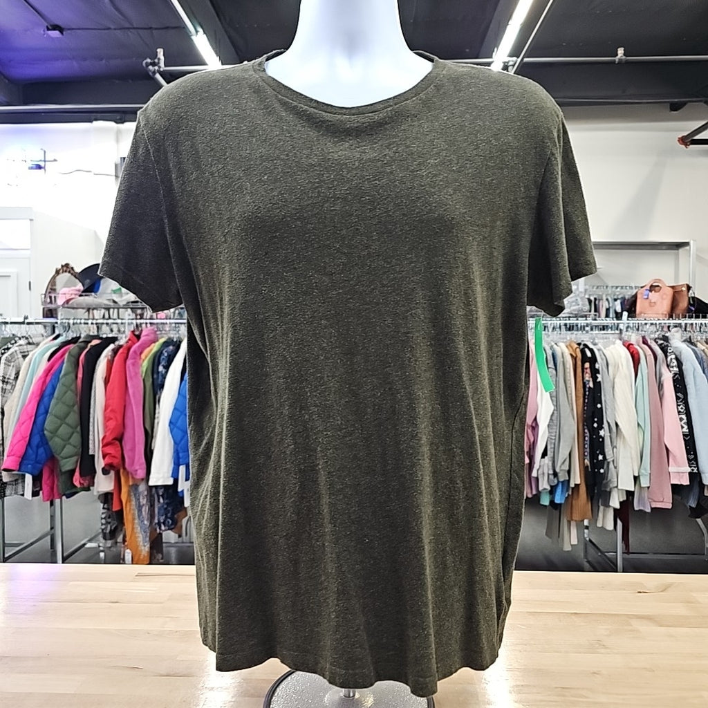 MEN'S Gap Men's Size M olive MENS T-shirt