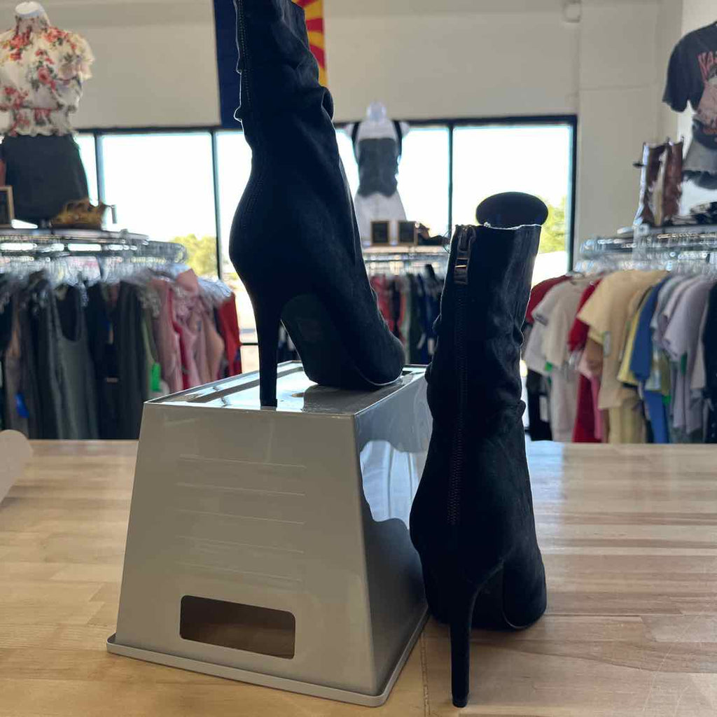 Journee Collection Shoe Size 10 Black Faux Leather Boots
