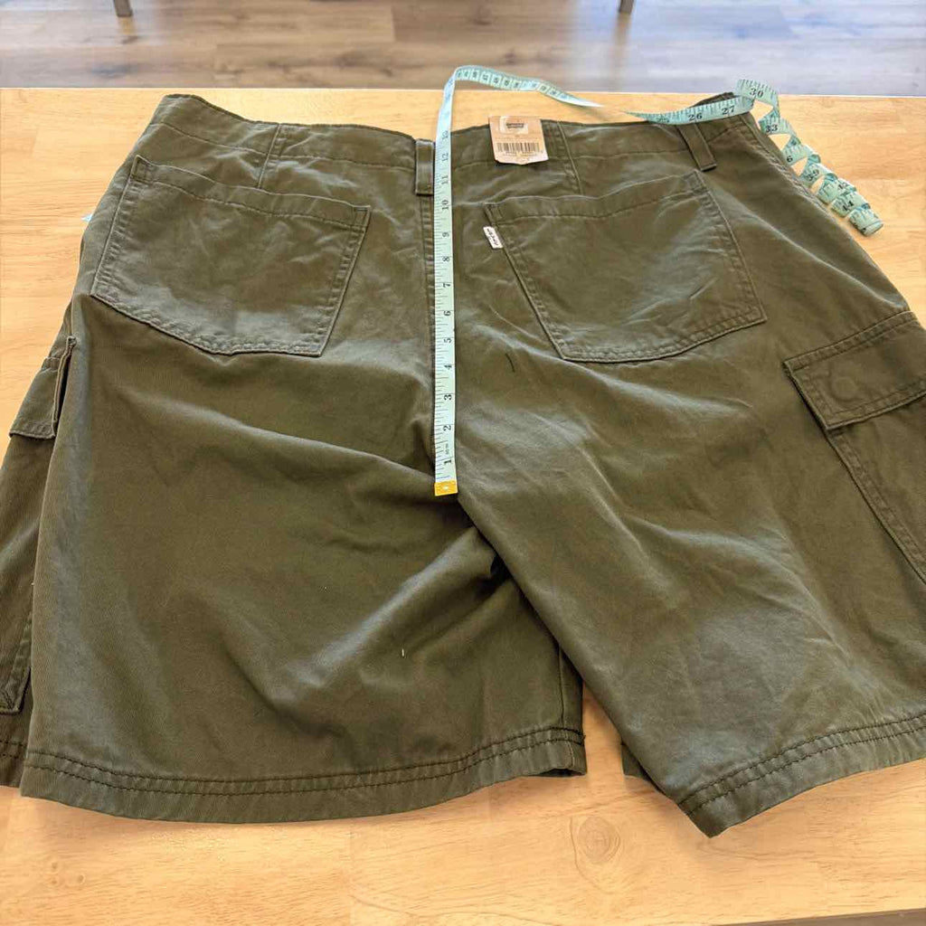Levi's Women Size 33 Green New Shorts