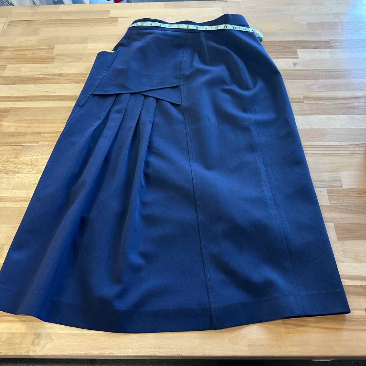 LA Vogue Size 10 Blue Skirt