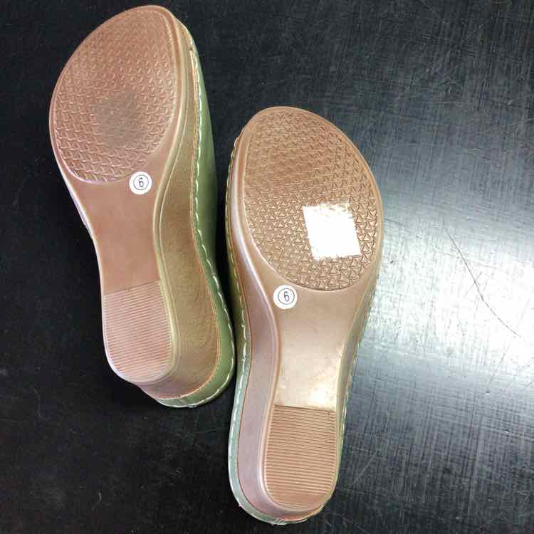 Good Choices Shoe Size 6 Green Slide Wedge Sandals