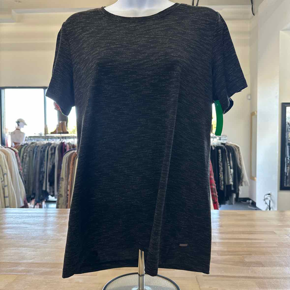 mondetta Size M Gray T-shirt