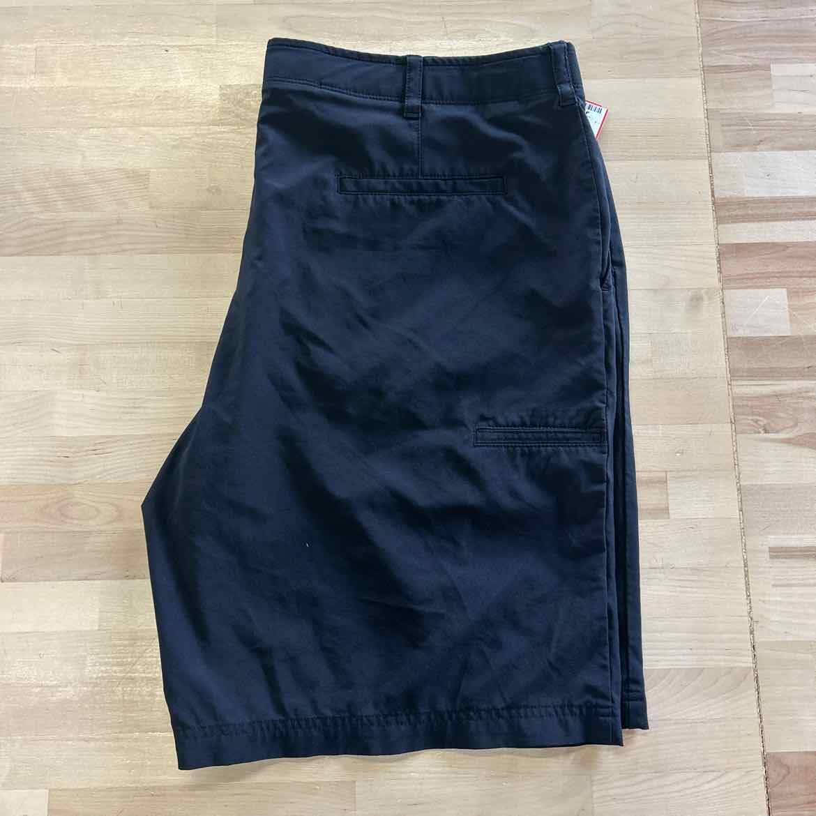 PGA Tour Men's Size 44 Black MENS Shorts