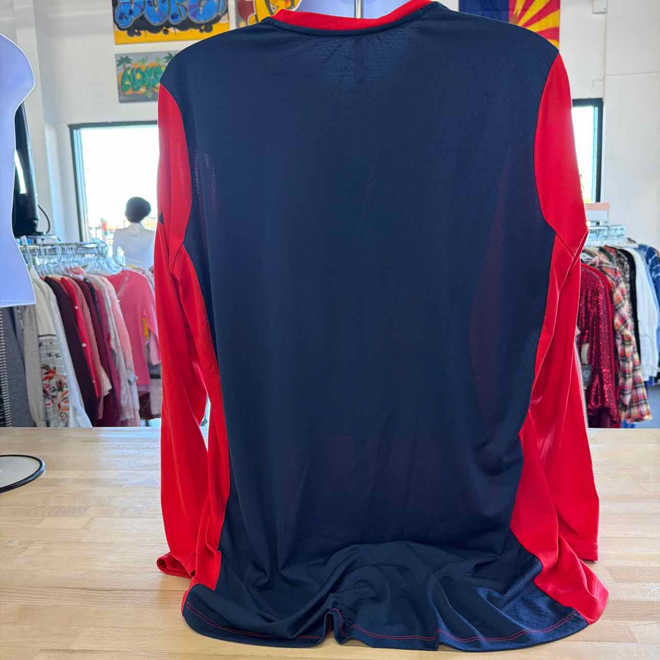 Nike Size XL Red Used MENS Long Sleeve Shirt