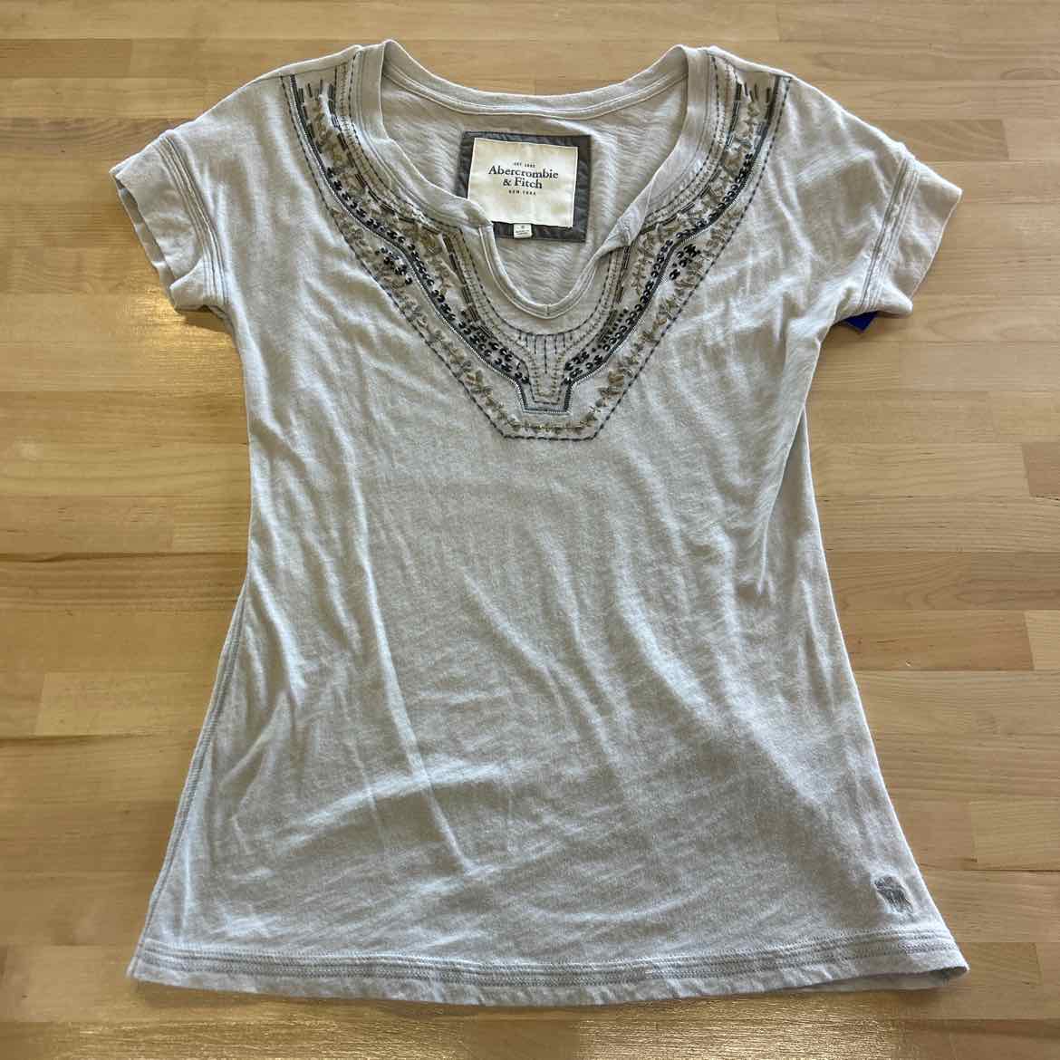 Abercrombie & Fitch Size S Gray Shirt