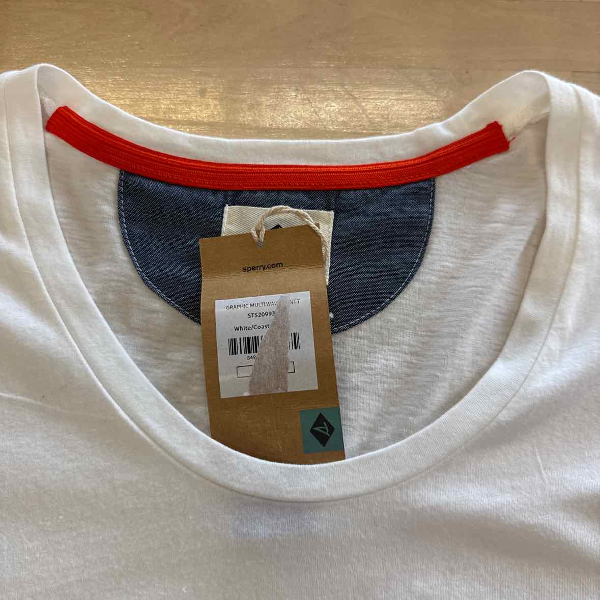 Sperry Size M White T-shirt