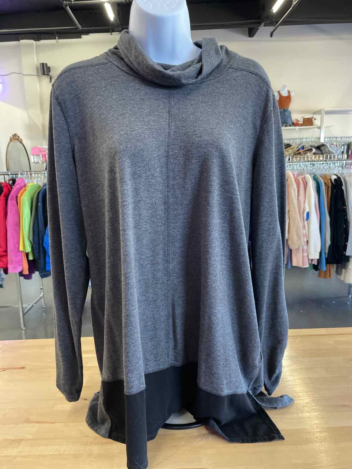 Westbound Size L Gray Long Sleeve