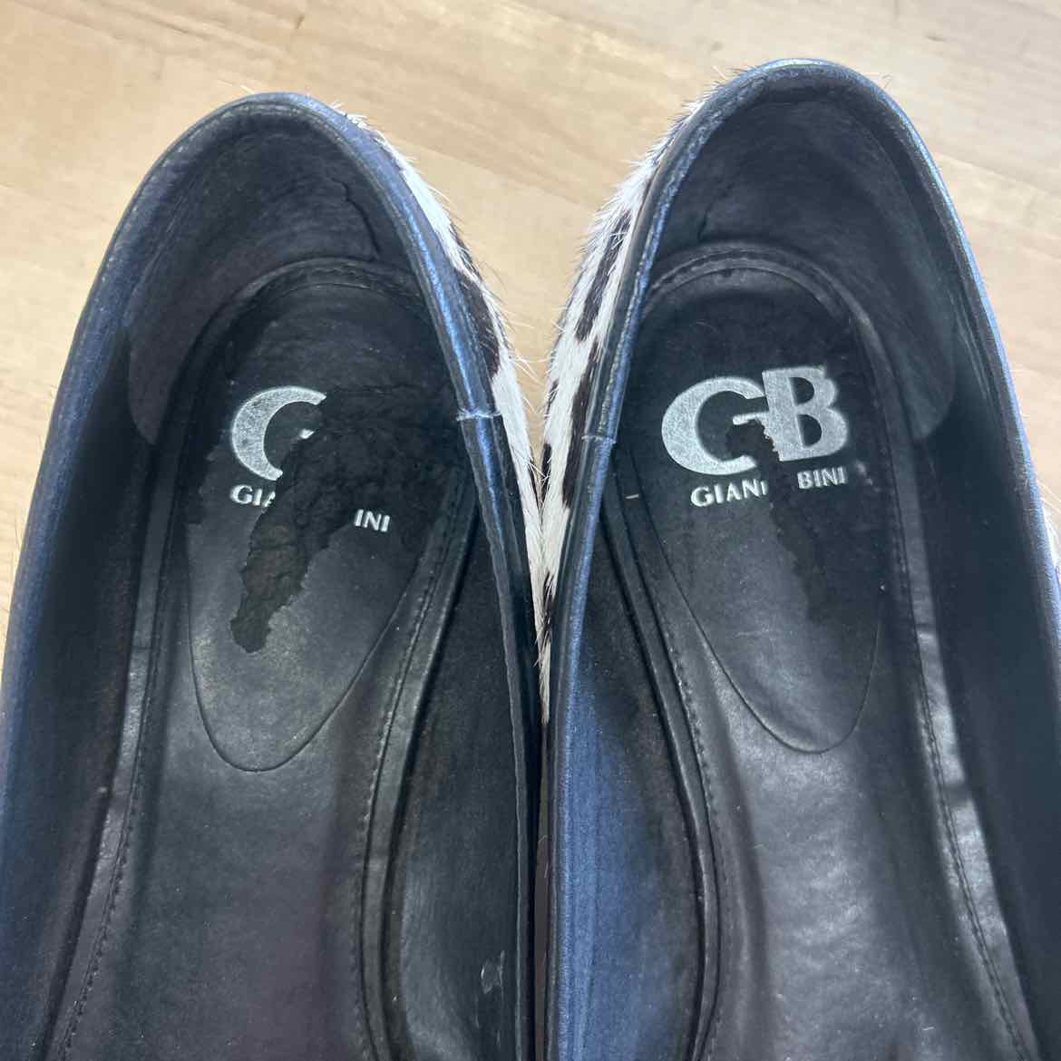 Gianni Bini Size 9 Black/White Preloved Flats