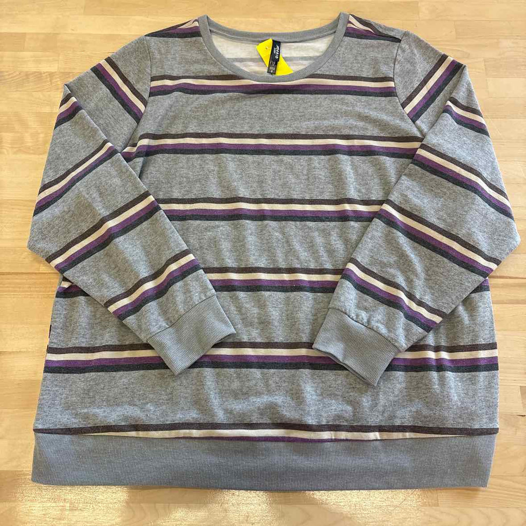 Torrid Size 2 Gray Sweater