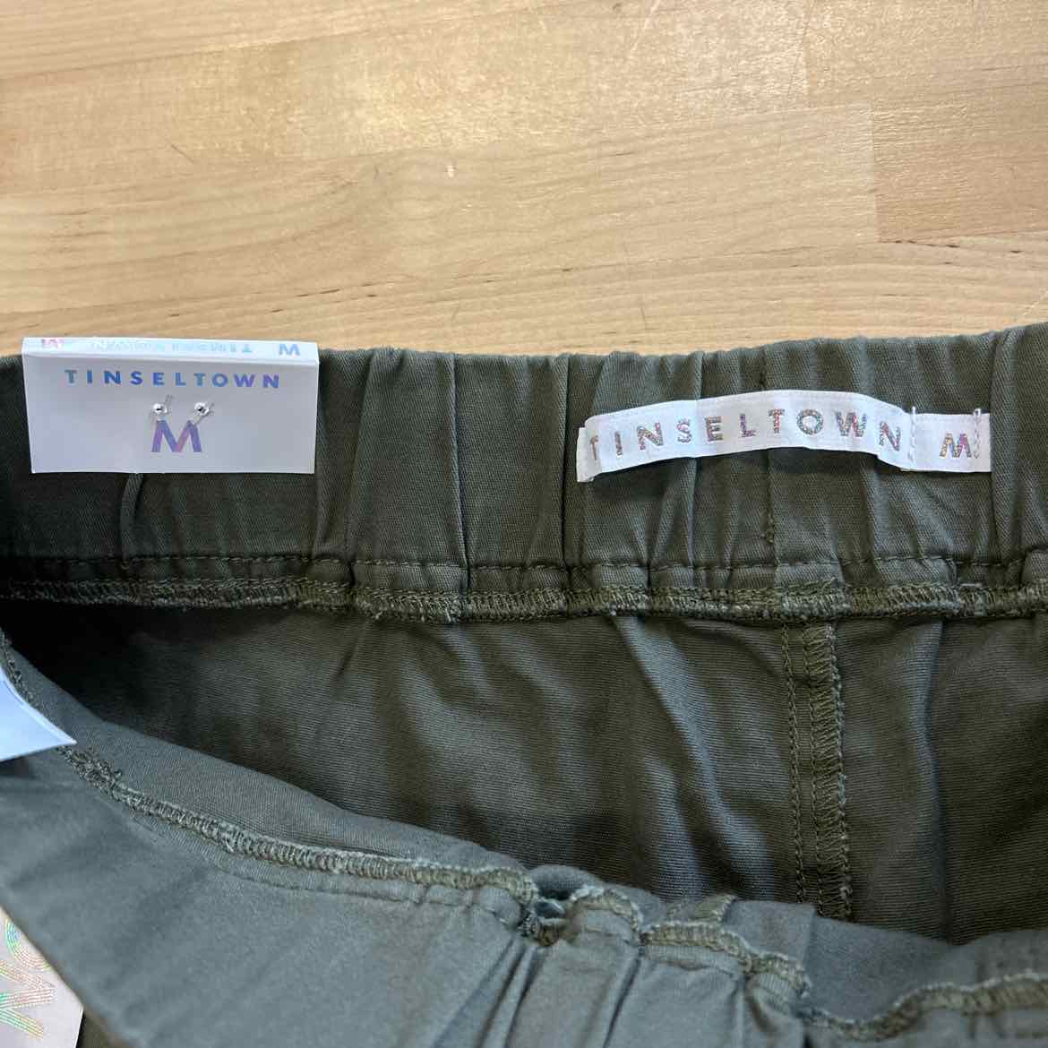 TINSELTOWN Size M Green Pants