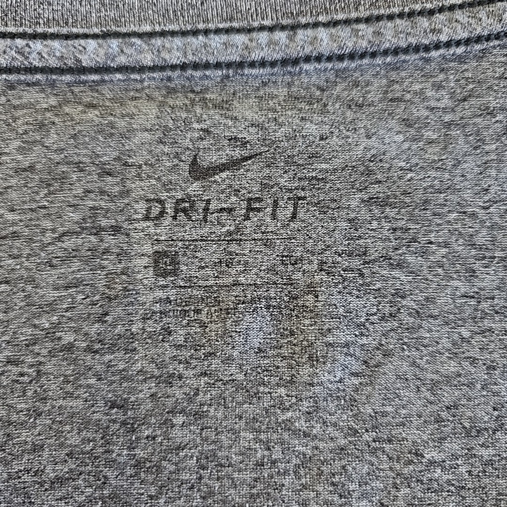 Nike Size XL Gray T-shirt