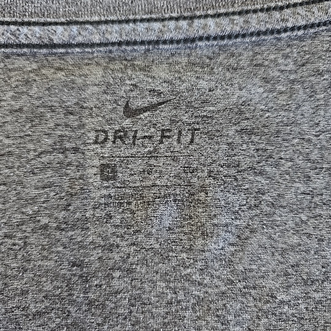 Nike Size XL Gray T-shirt