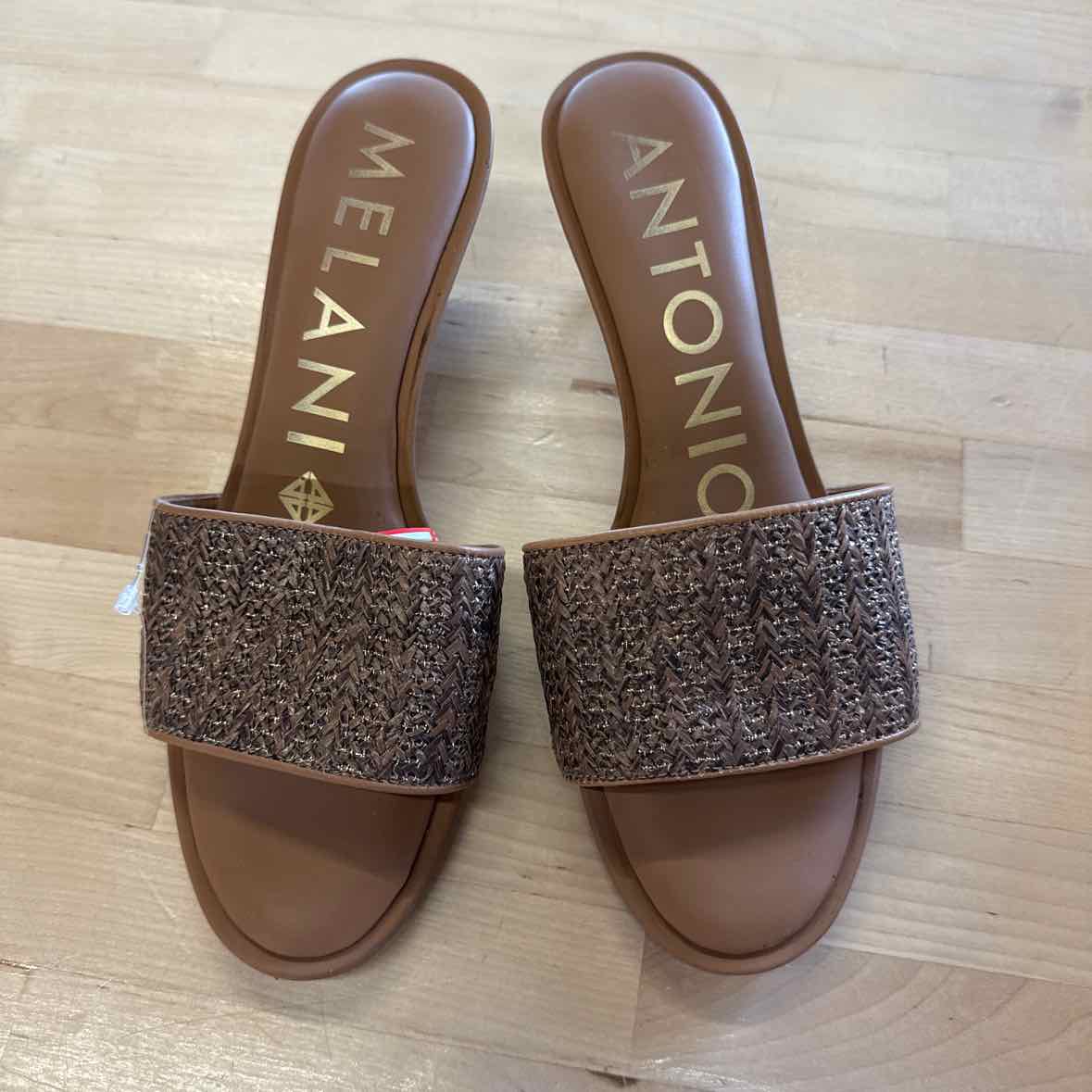 Antonio Melani Size 7.5 Brown Preloved Slide Kitten Heels