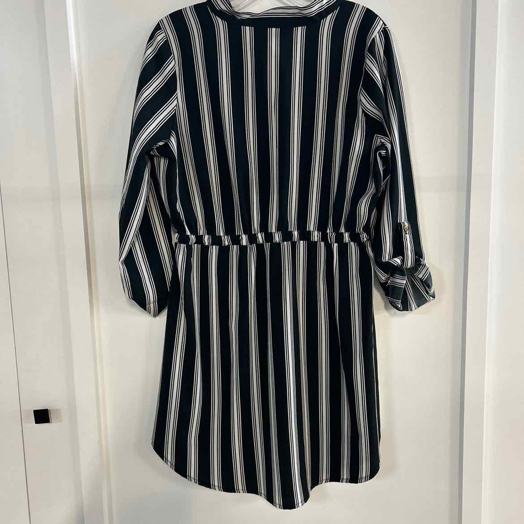 Time To Bloom Size M Black Preloved Dress