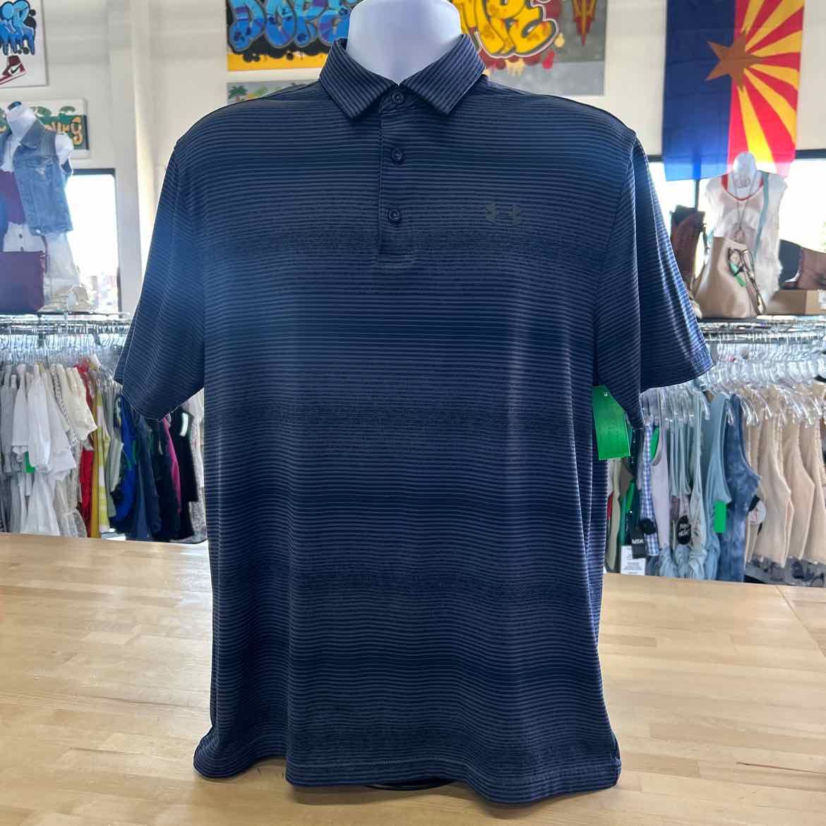 Under Armour Size M Navy Preloved MENS Polo