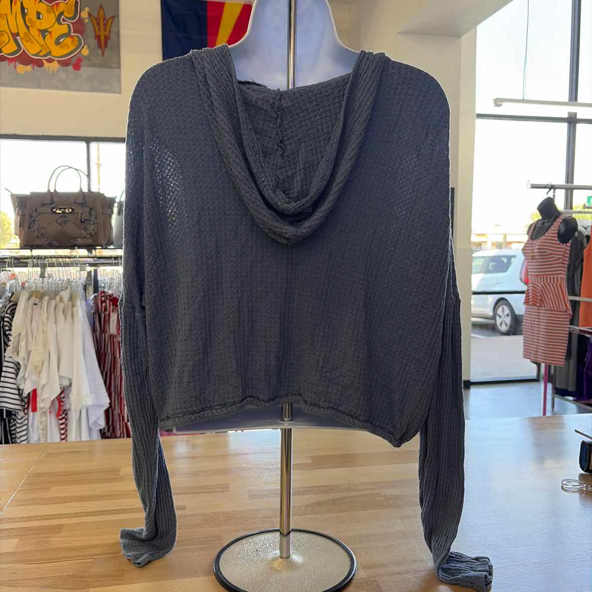 Mia & Tess Size L Blue Preloved Cardigan