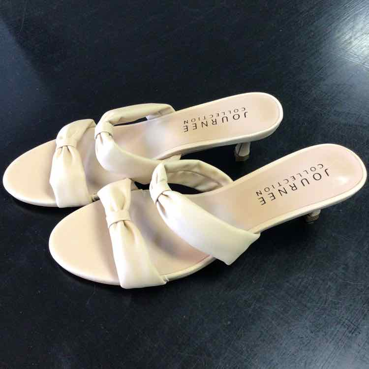Journee Shoe Size 7.5 Nude Dyllan Sandals