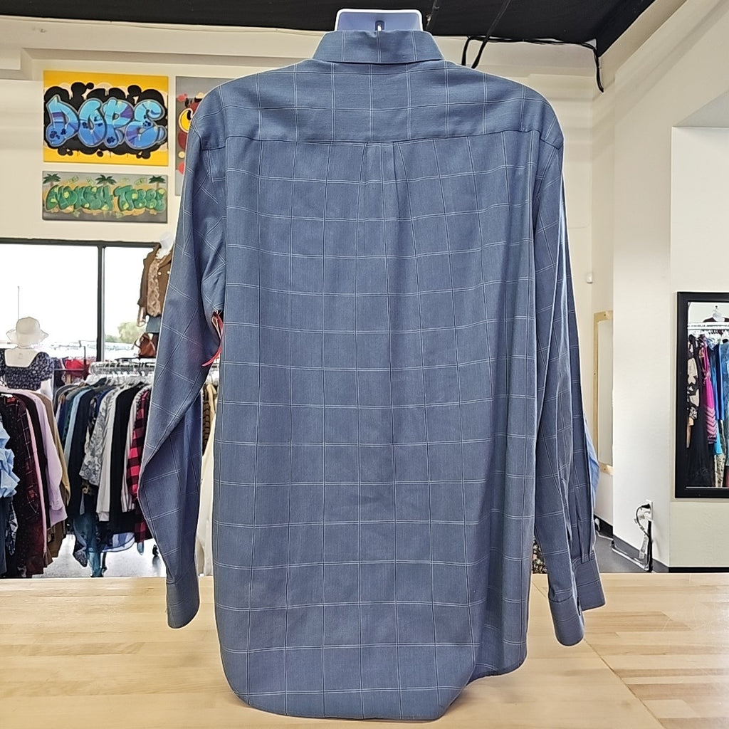 VanHeusen Size XL Blue Used MENS Button Down Shirt