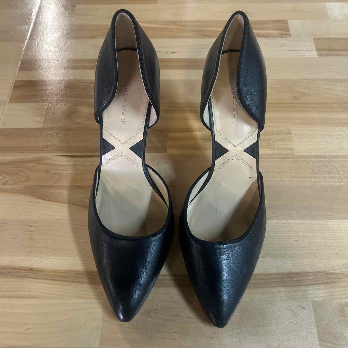 Adrienne Vittadini Size 8 Black Leather Preloved Heels