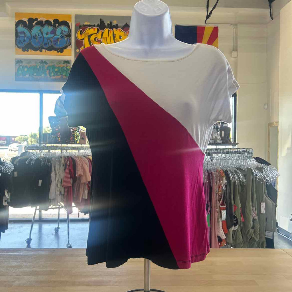 Cable & Gauge Size M Black White Pink Preloved Blouse SS