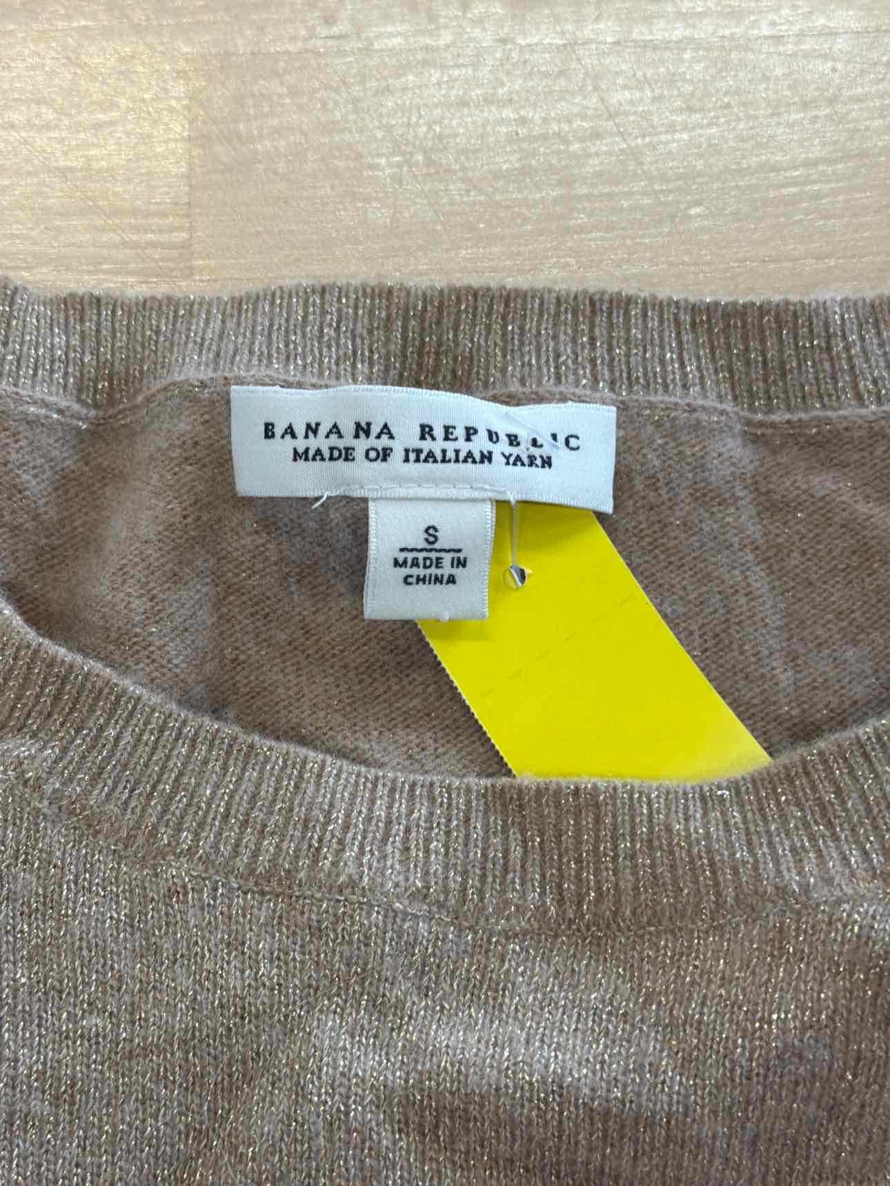 Banana Republic Size S Gold Longsleeve
