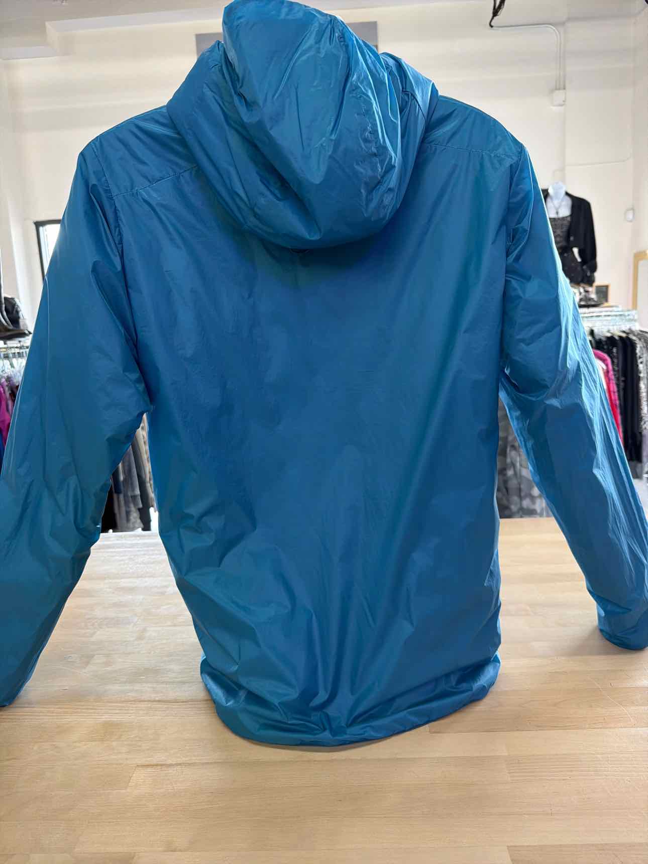 Patagonia Size M Beige MENS Jacket