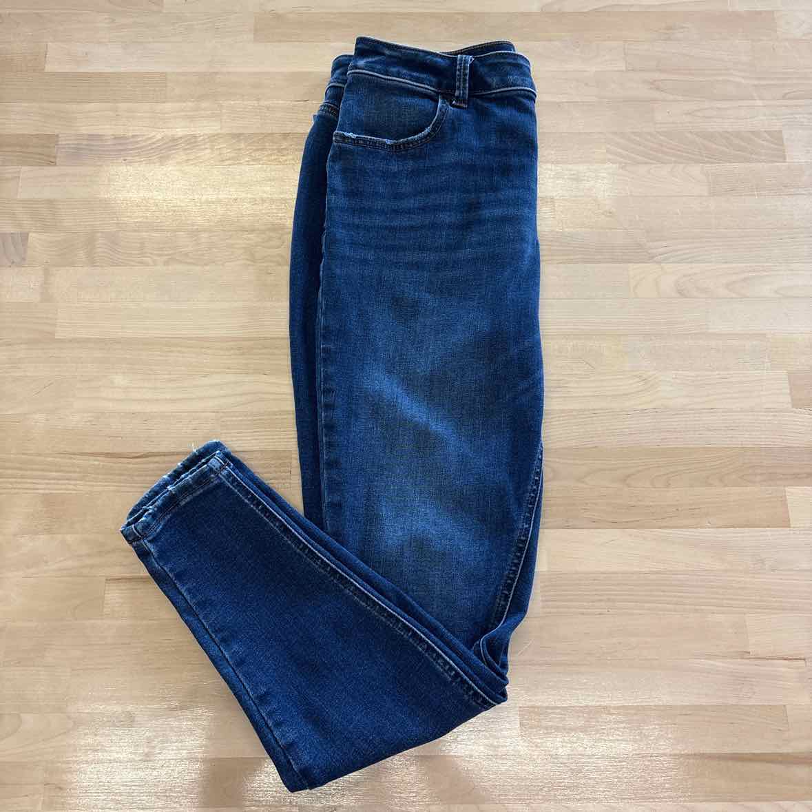 Maurices Size M Blue Jeans