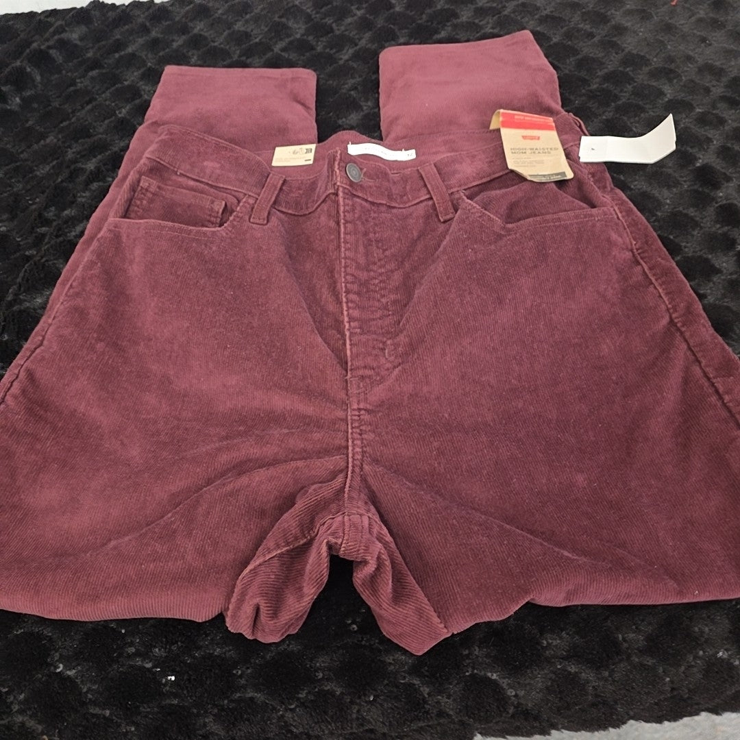 Levi Size 32 Maroon Pants