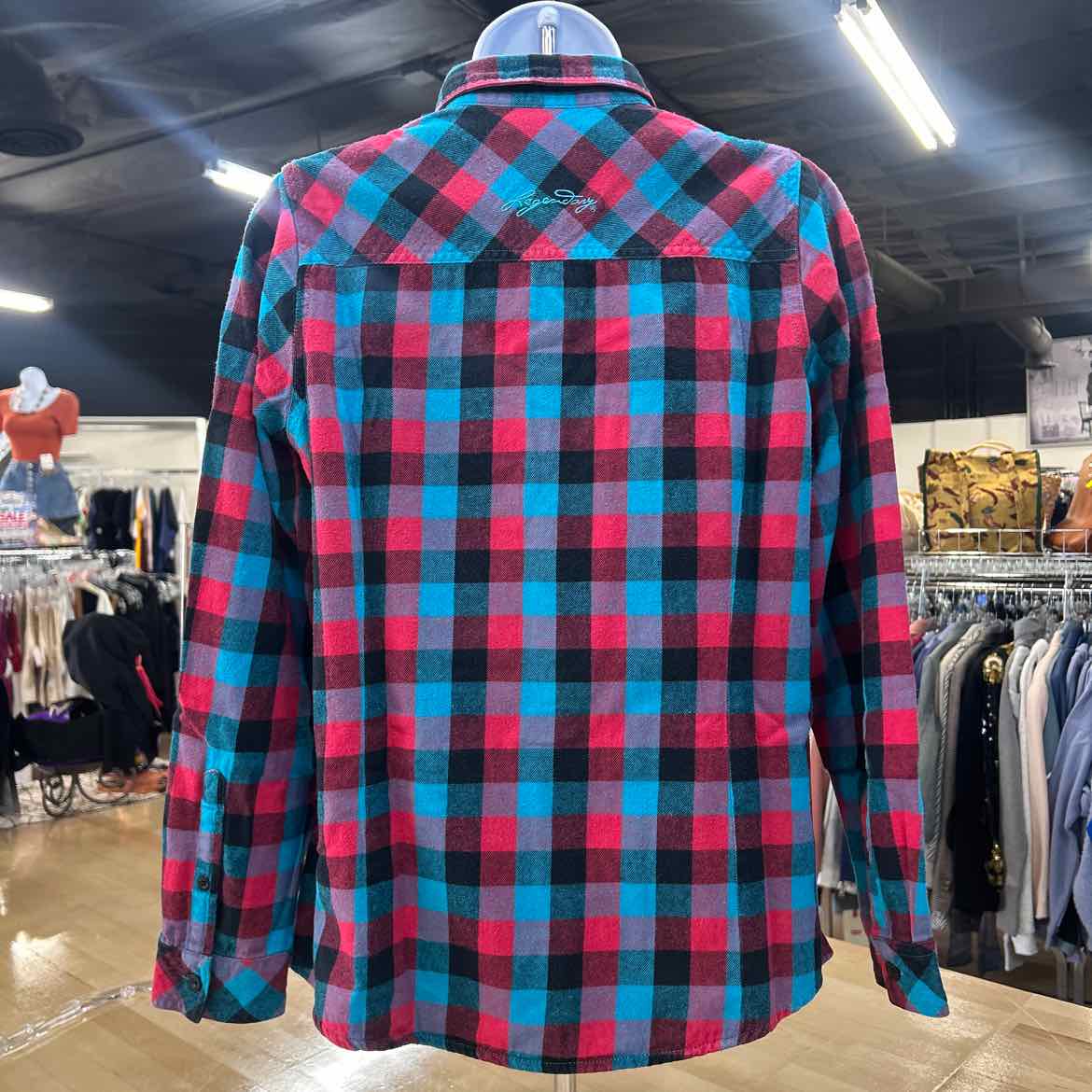 Legendary Whitetails Size M Blue Red Preloved Flannel