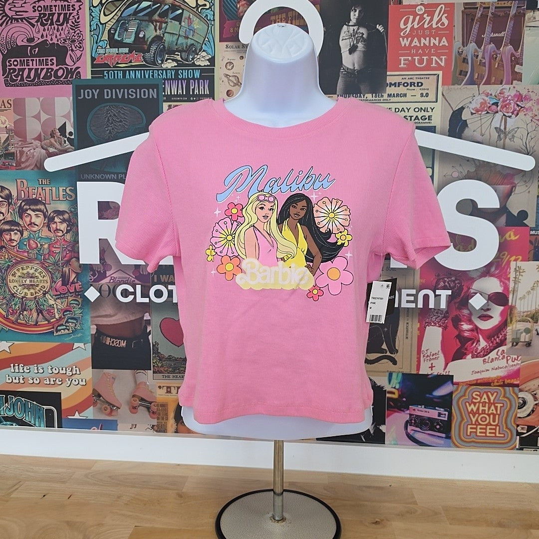 Barbie Size M Malibu Barbie Graphic T-Shirt